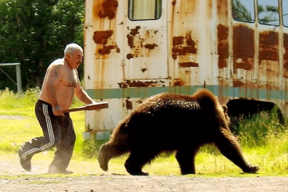 Man Chases Grizzly.png