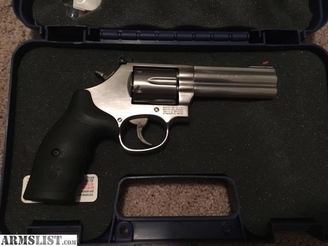 5852312_02_smith_and_wesson_686_4__640.jpg